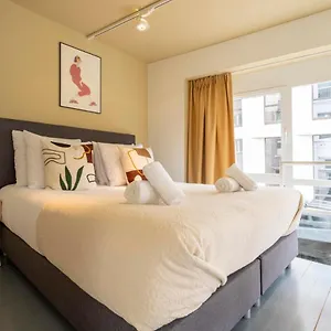https://the-red-with-pearls.hotelsghent.com